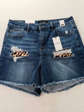 JUDY BLUE Women's 1XL Leopard Patch High Waist Shorts Distressed Cut Off Jorts N